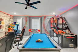 13 Beds | Movie Theater, Game Room, Water Park - Image 3